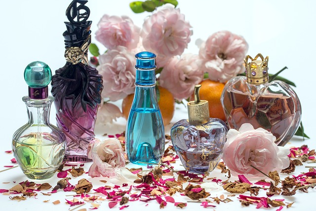 Odkrywaj tajemnice perfum kwiatowych – poznaj nuty zapachowe i ich wpływ na nasze emocje
