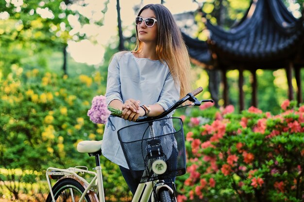 Zielony sposób podróżowania: korzyści ekologiczne i zdrowotne roweru jako środka transportu